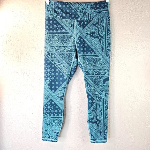 Fabletics Leggings Sz Large Blue Bandana Stretchy Athletic Workout Pull On Pants - Picture 2 of 13